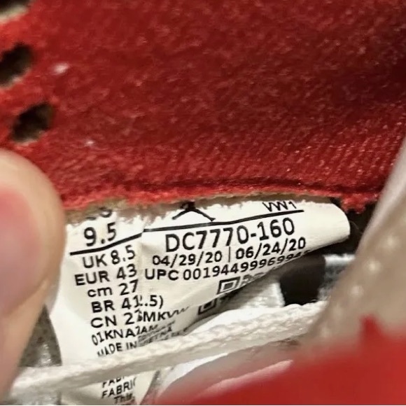 Jordan 4 Fire Red Size 9.5 - Picture 2 of 6